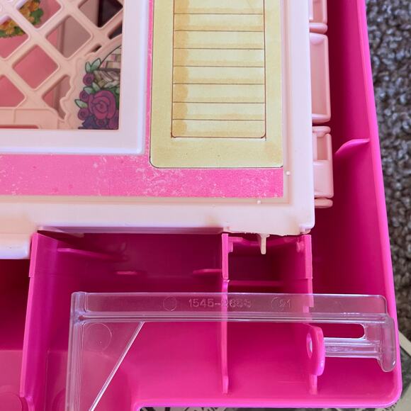 Vintage Barbie Fold 'n Fun Home - Incomplete - Picture 6 of 16